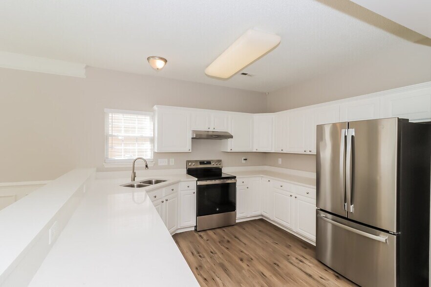 Building Photo - 6819 Alydar Ct