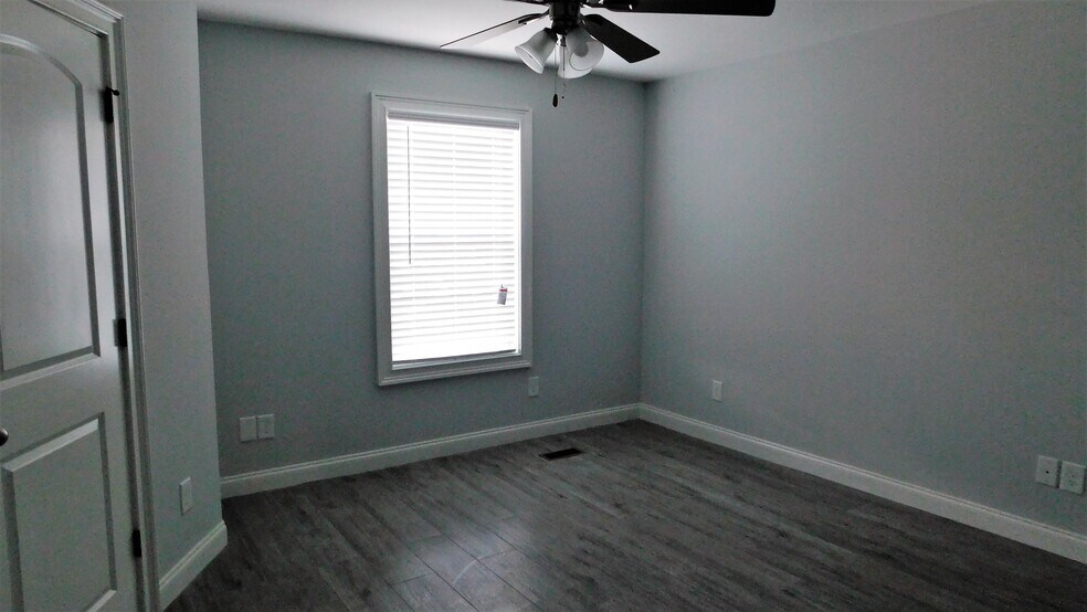 Building Photo - 1173 Waxwing Dr