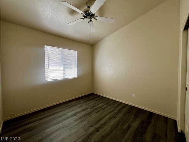 Building Photo - 7100 Village Shore Ct