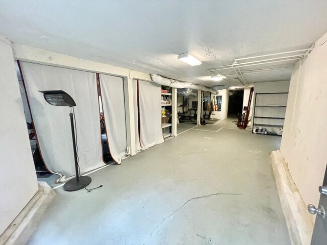 Building Photo - Mission Dolores Park Modern 2BR/1BA Deligh...