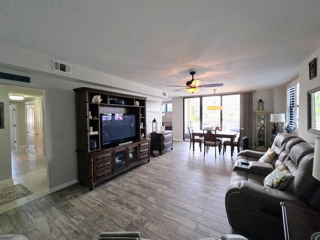 Building Photo - 3820 Gulf Blvd