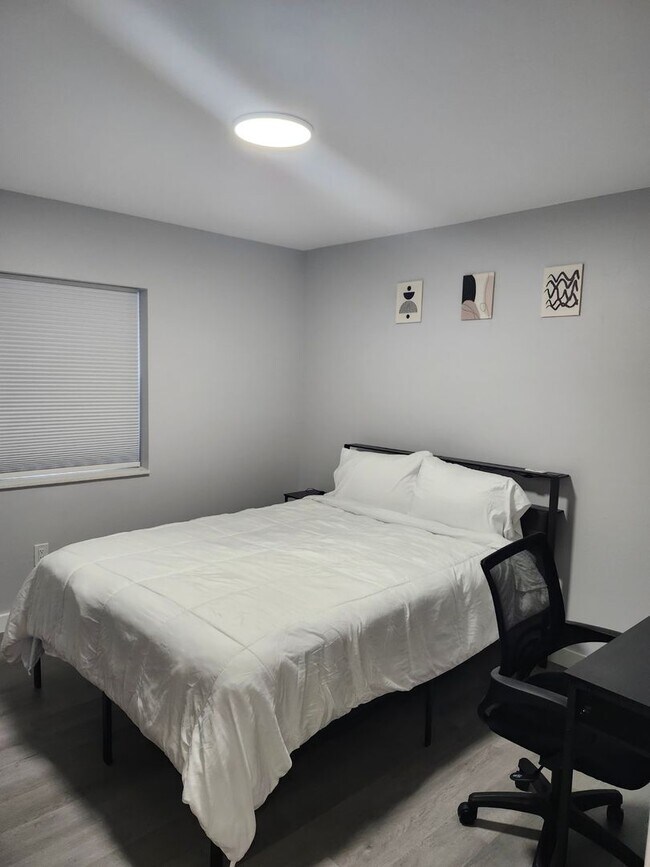 Building Photo - Kissimmee Street Apartments