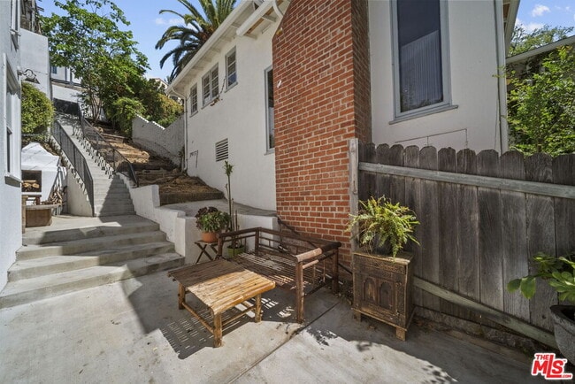 Building Photo - 6295 Ivarene Ave