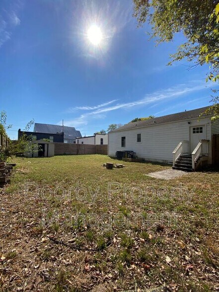 Building Photo - 1119 Pierce St