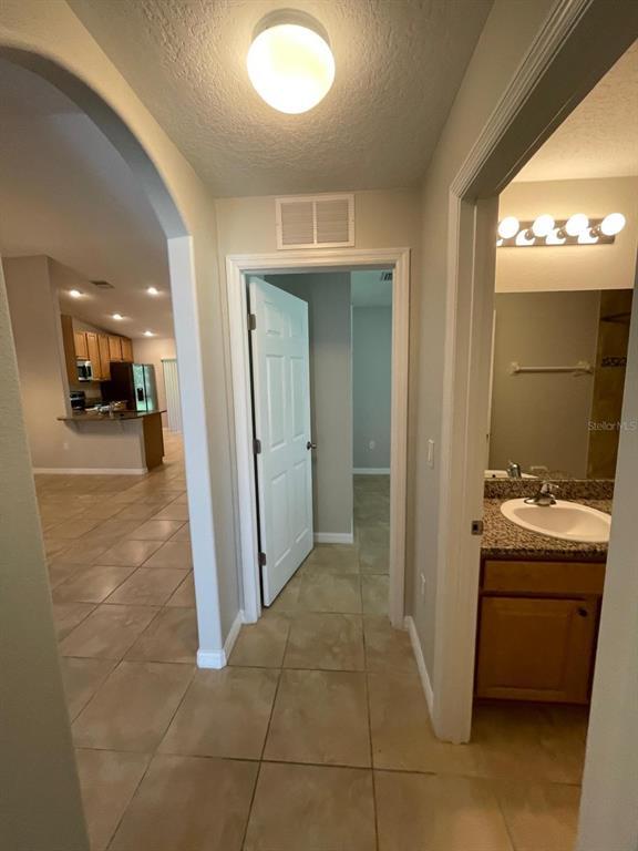 Building Photo - 27 Pony Ln