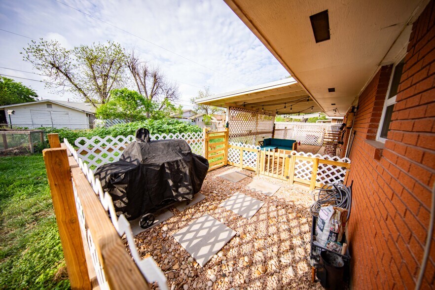 Building Photo - 4918 Seabreeze Dr