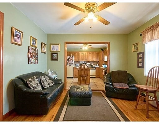 Building Photo - 71 Oak St