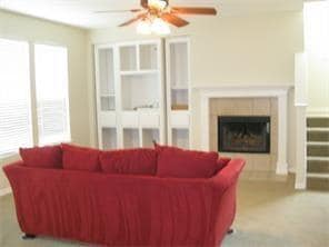 Building Photo - 10013 Lakeview Dr