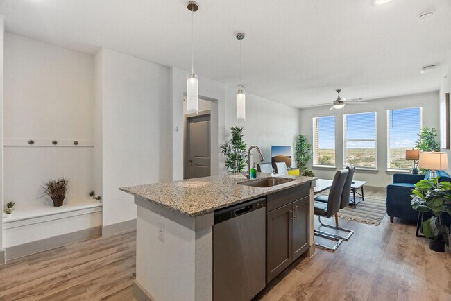 Building Photo - 12100 1/2 Ferrystone Glen Dr