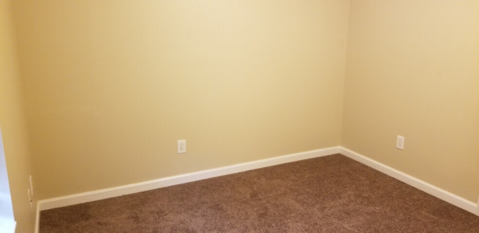 Building Photo - 821 Plantation Dr