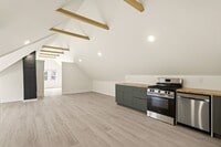 Building Photo - Unicorn Unit