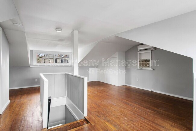 Building Photo - 728 Arnold Ave