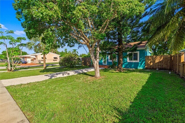 Building Photo - 2447 Wilson St