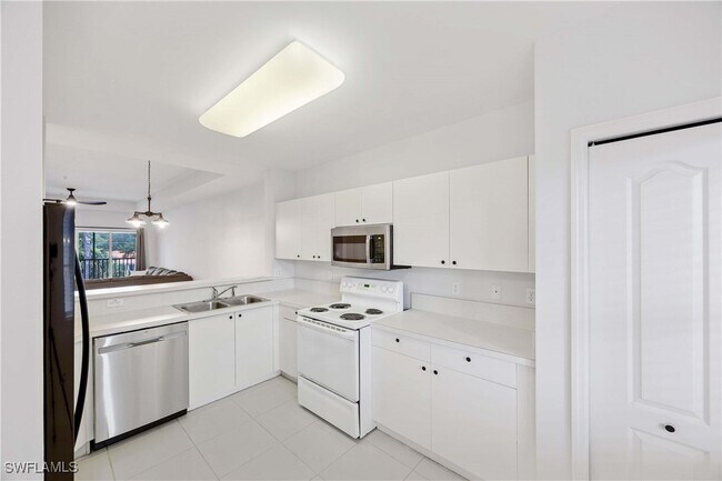 Building Photo - 7823 Regal Heron Cir