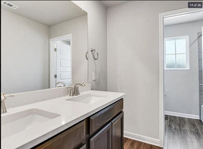 Building Photo - 109 Fairmeadow Downs Dr