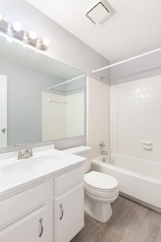 Building Photo - Two-Story Townhome Quiet Neighborhood w/ G...