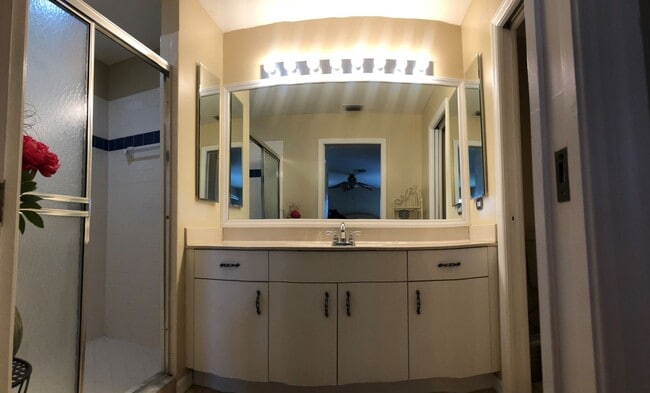 Building Photo - 2321 SW 19th St