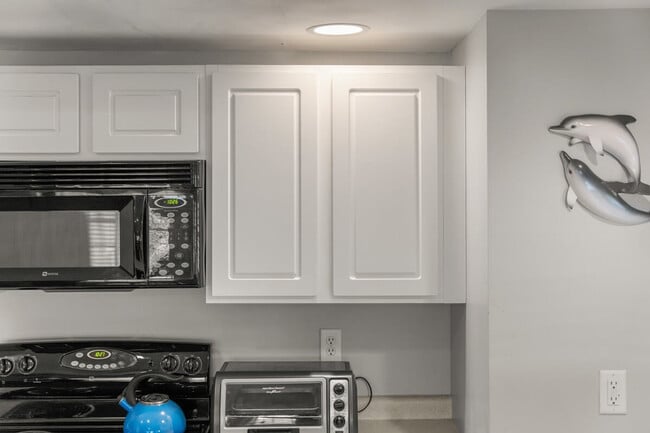 Building Photo - 24 Ashworth Ave