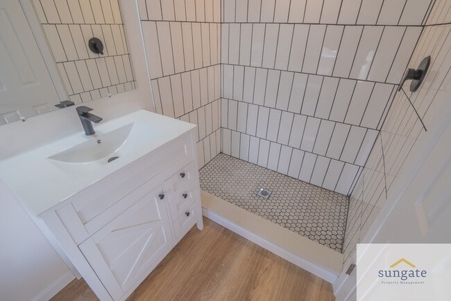 Building Photo - 1911 Eastern Ave