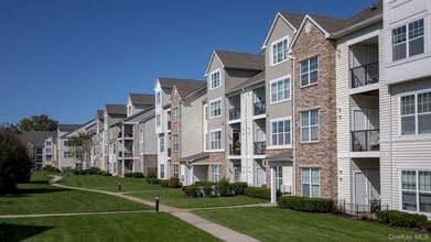 Building Photo - 316 Charles Pond Dr