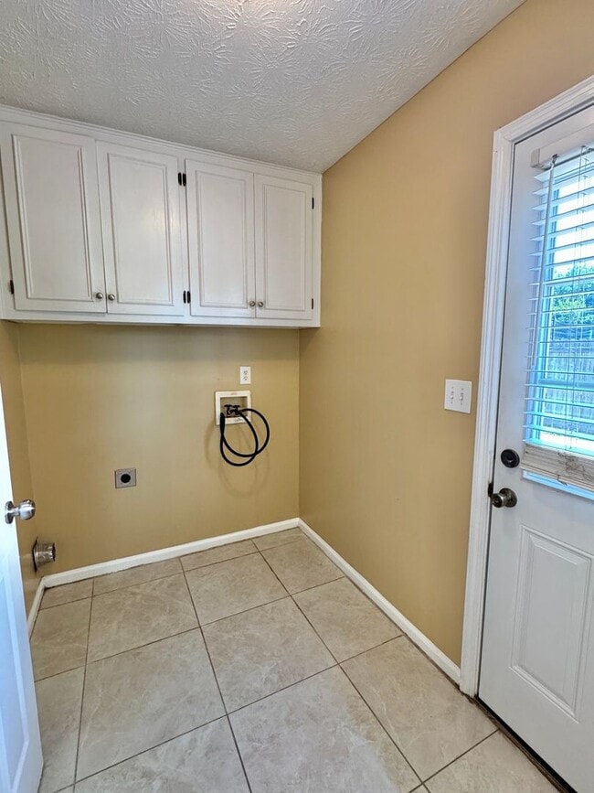 Building Photo - Modern 3-Bedroom Beauty in East Montgomery