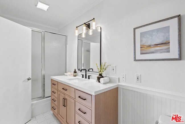 Building Photo - 11645 Montana Ave