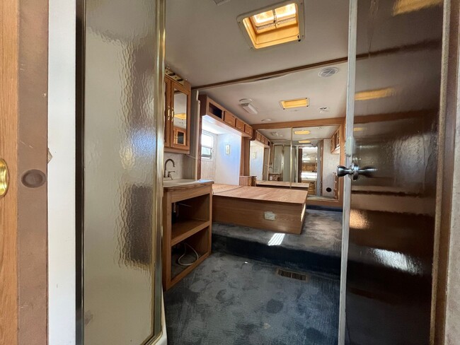 Building Photo - One Bedroom Trailer in Deer Valley - All u...