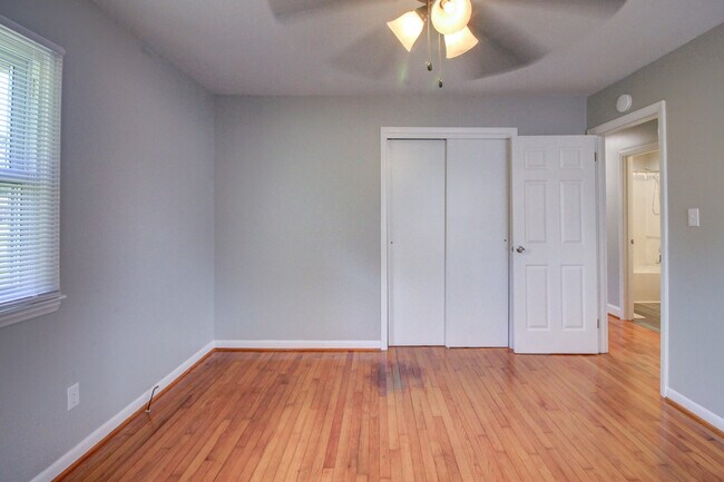 Building Photo - 105 Sandy Ln