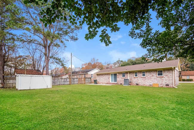 Building Photo - 422 Madeline Dr