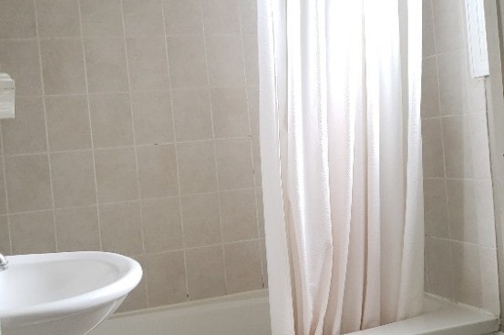 Bathroom - 35 Patiky St