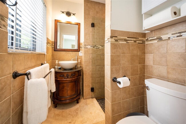 Building Photo - 3412 Leigh Rd