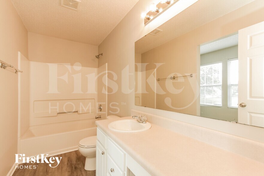 Building Photo - 2013 Dunsmore Ln