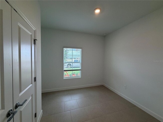 Building Photo - 3917 Passion Vine Dr