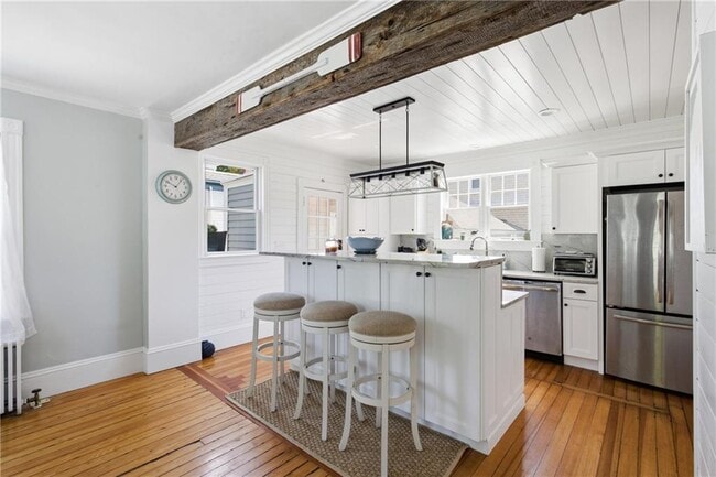 Building Photo - 40 W Narragansett Ave