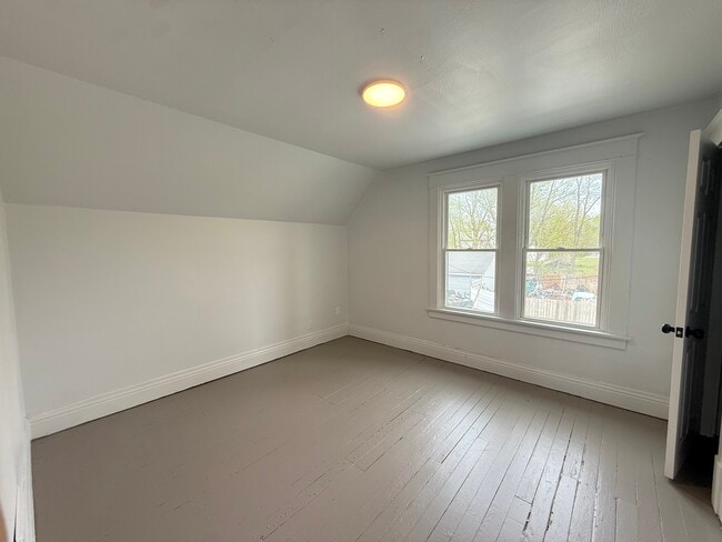 Building Photo - 422 Prospect St