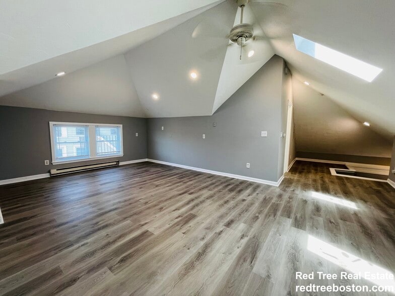 Building Photo - 187 Fellsway W