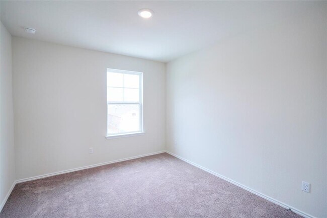 Building Photo - 384 Papaya Dr