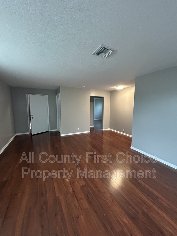 Building Photo - 2390 14th Ave SW