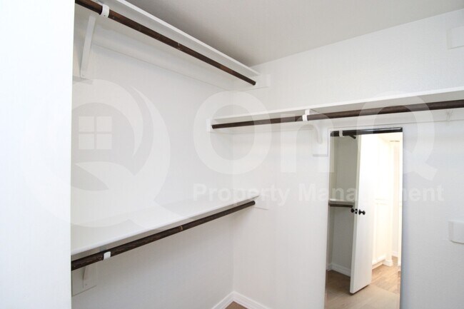 Building Photo - 7702 N Dreamy Draw Dr