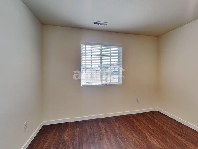 Building Photo - 9413 W Shumard St