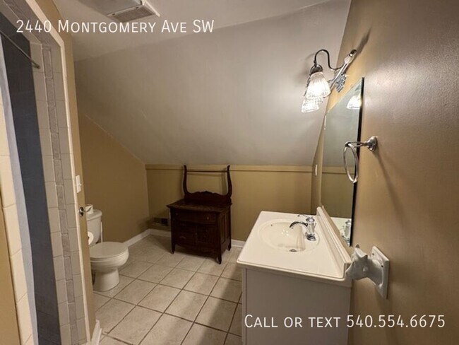 Building Photo - 2440 Montgomery Ave SW