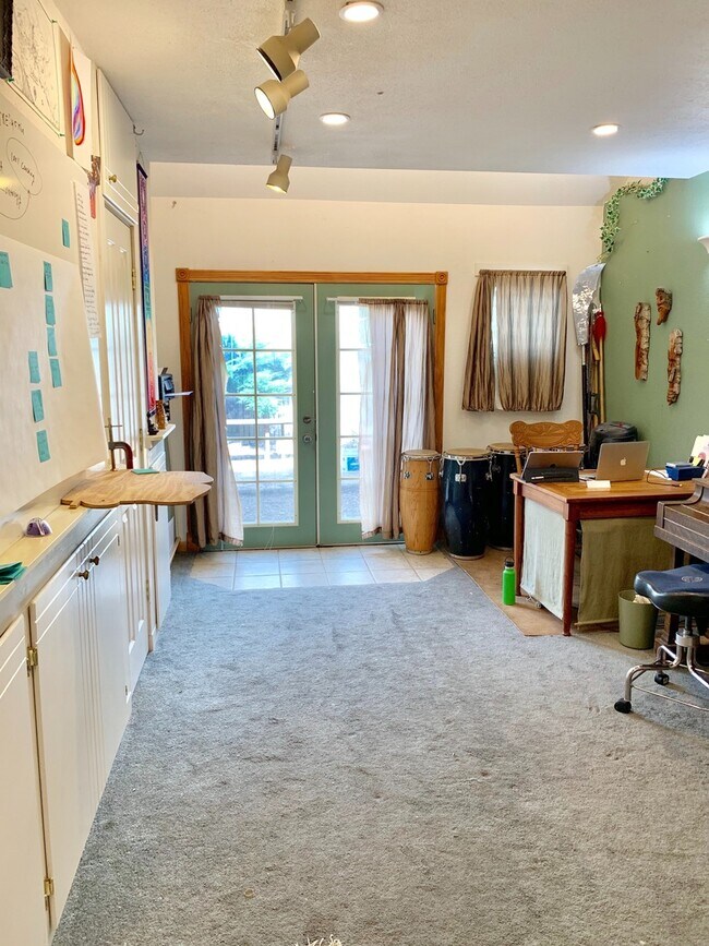 Building Photo - Spacious Rowhouse on Cul-de-sac in SW Longmont for Lease!