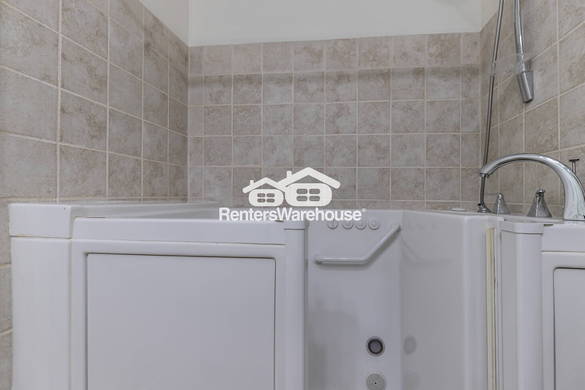 Building Photo - 2707 NE 67th Pl