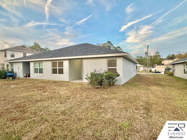 Building Photo - 10 Ryall Ln