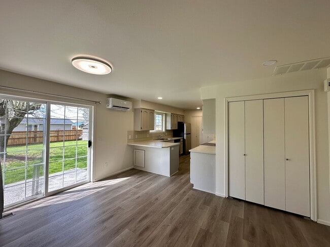 Building Photo - 905 Nooksack Rd