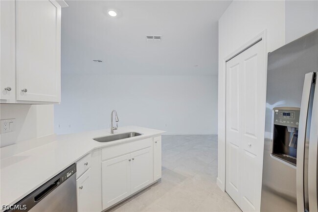 Building Photo - 20601 Hazelnut Ct