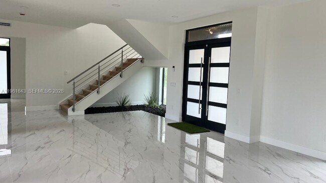 Building Photo - 1700 NE 18th St