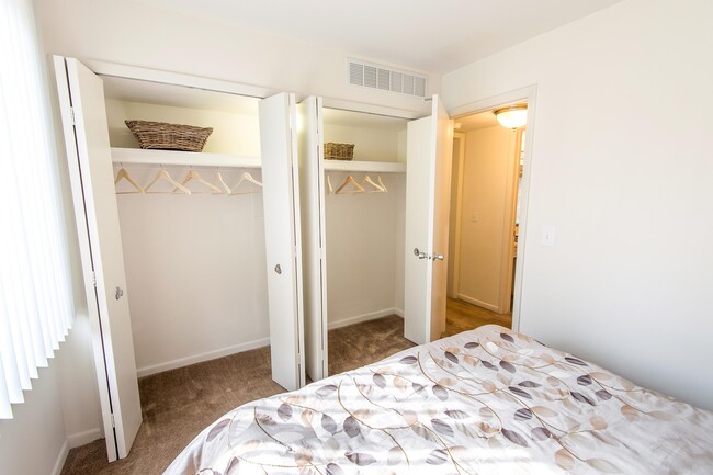 Bedrooms with Reach-in Closets - Traver Ridge