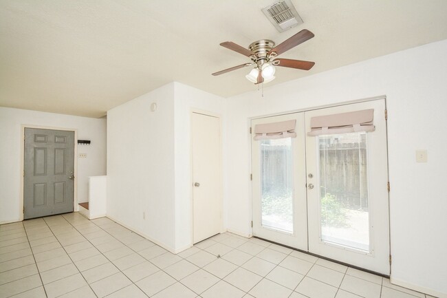 Building Photo - 1116 Murrayhill Dr