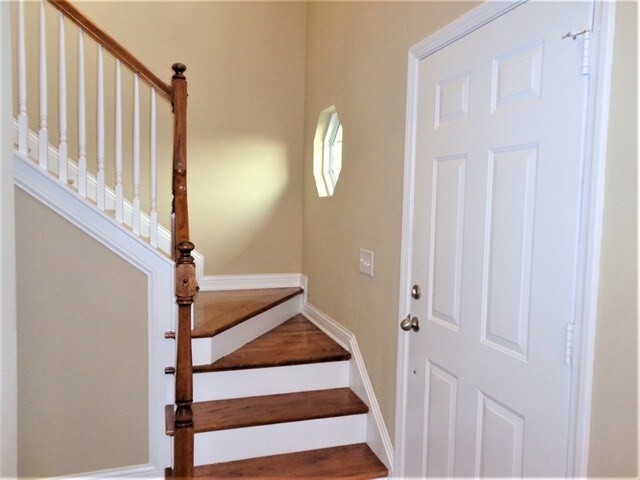 Building Photo - 1017 Stonehollow Way